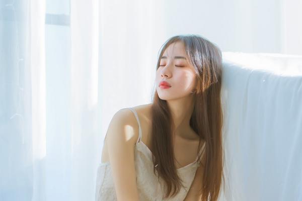楚楚动人的美女私房写真(10)