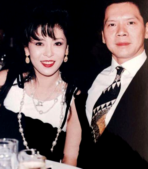 向华强为何那么爱老婆 向太为何变肥婆 向华强为何那么爱老婆 向太为何变肥婆