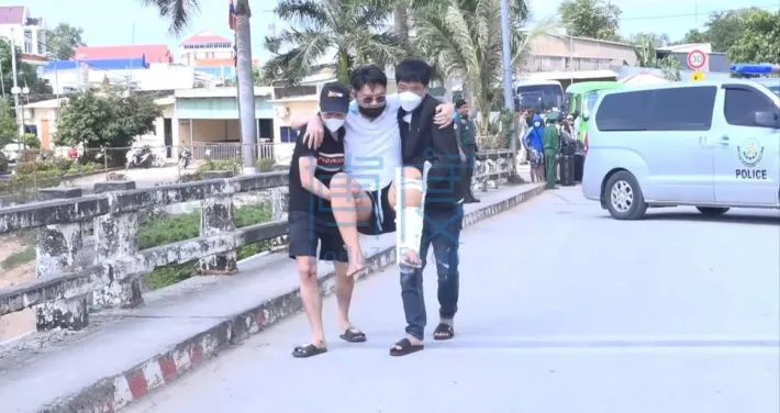 柬埔寨遣返57名越南“三非”人员含通缉逃犯